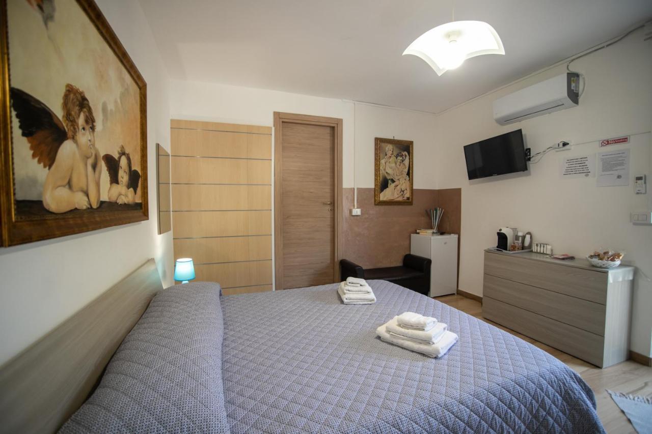Royal Rooms Террачина Экстерьер фото